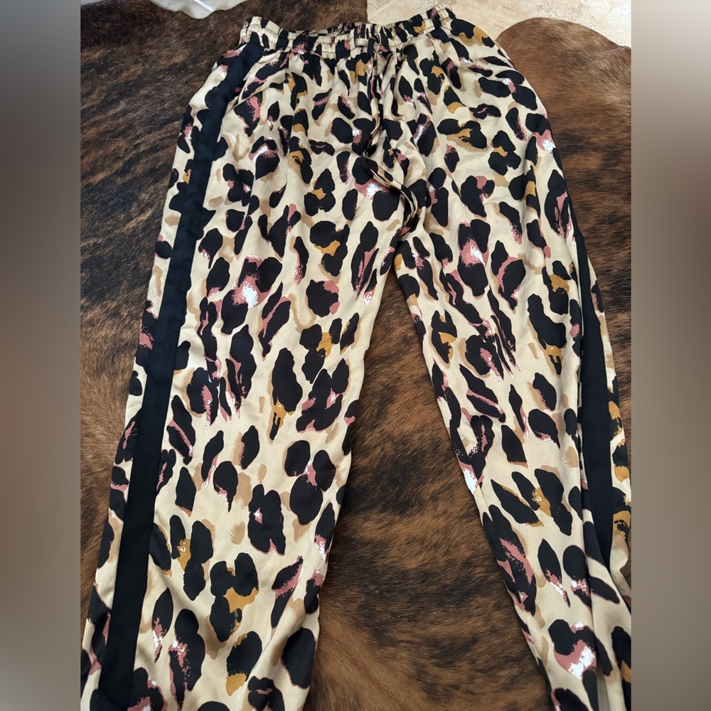 Lulu’s silk leopard jogger pants